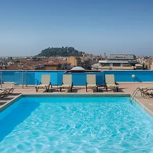 **** Hotel Nh Francja