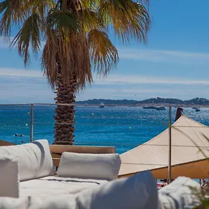 https://vics-land-holidays.fr-provencehotel.com